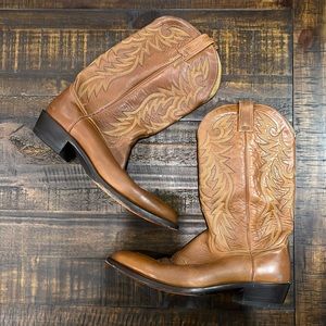 Dan Post Boots, cognac leather, pointed toe, excellent used condition, 10.5 D